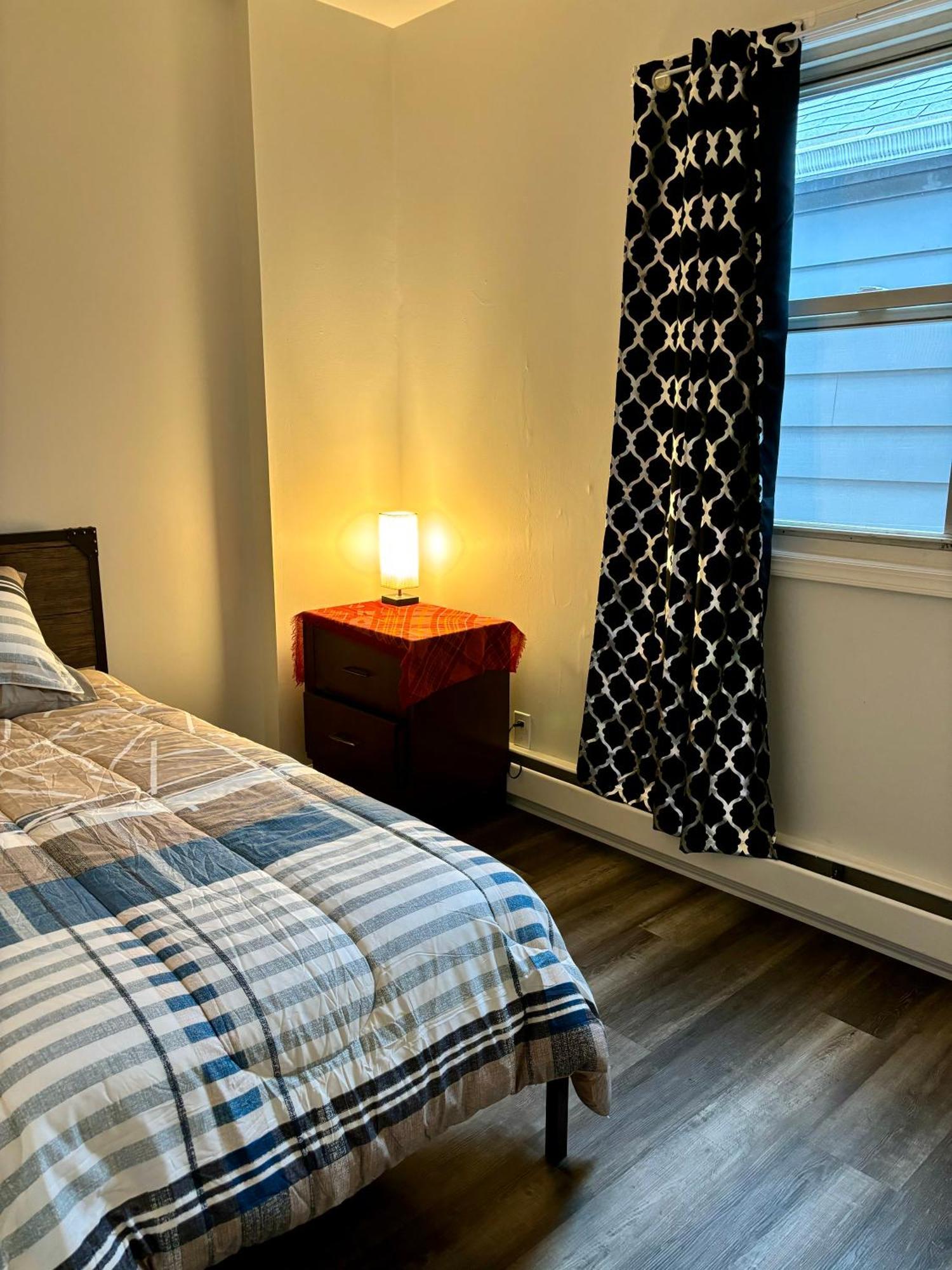 Iron Bound Gem Apartment Newark Ngoại thất bức ảnh